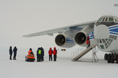 Volga-Dnepr IL-76td-90vd Completes First Landing on Ice Airfield in Antarctica