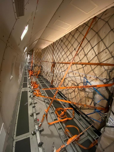 Оборудование для производства ампул, доставленное авиакомпанией AirBridgeCargo, позволит увеличить производственную мощность завода до 600 000 единиц в день 